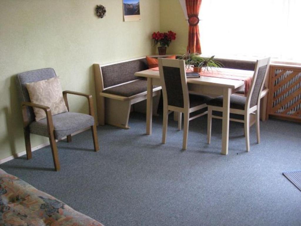 Ferienwohnung Stickler Reutte Zimmer foto