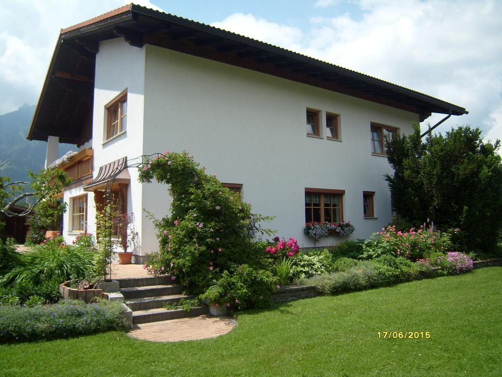 Ferienwohnung Stickler Reutte Zimmer foto