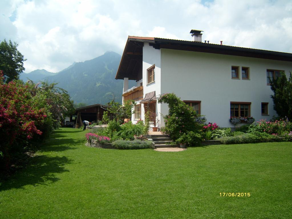 Ferienwohnung Stickler Reutte Zimmer foto