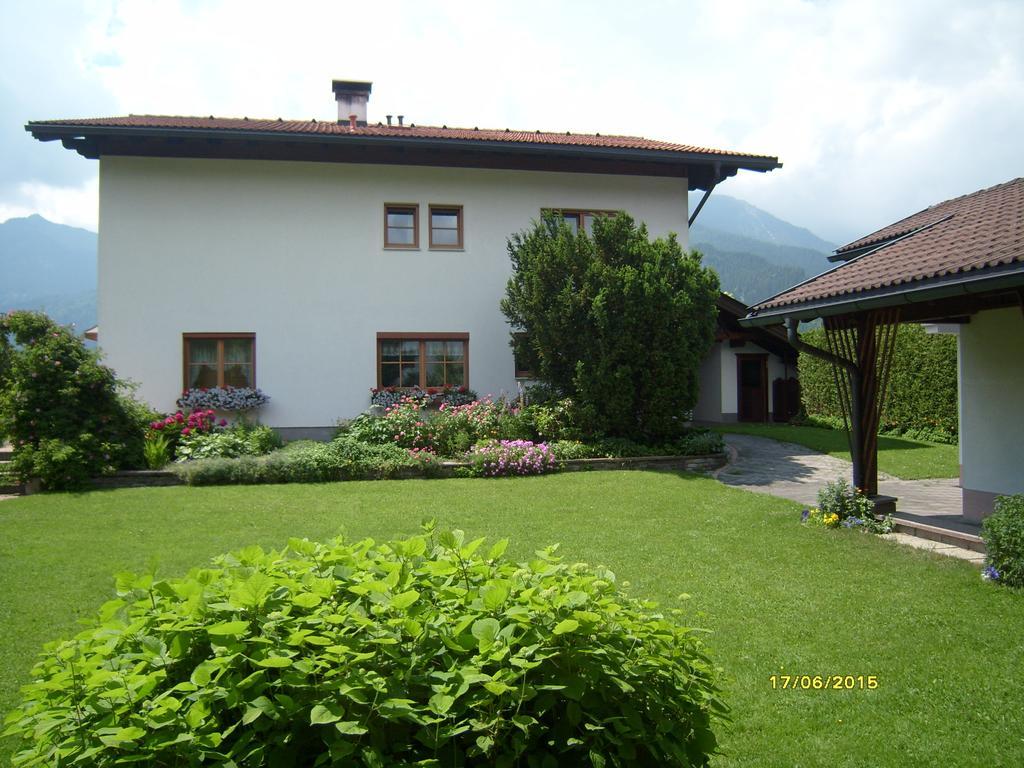 Ferienwohnung Stickler Reutte Zimmer foto