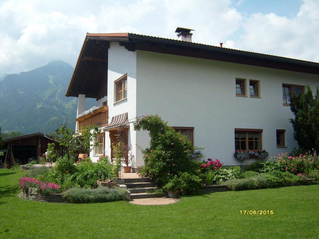 Ferienwohnung Stickler Reutte Zimmer foto