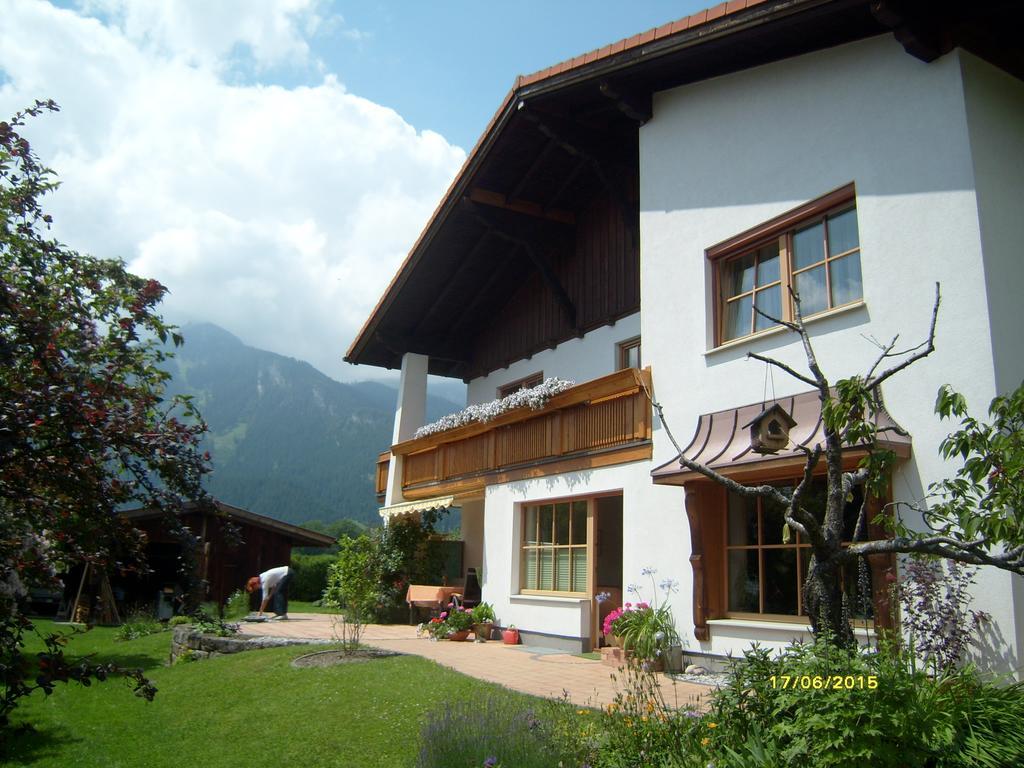 Ferienwohnung Stickler Reutte Zimmer foto